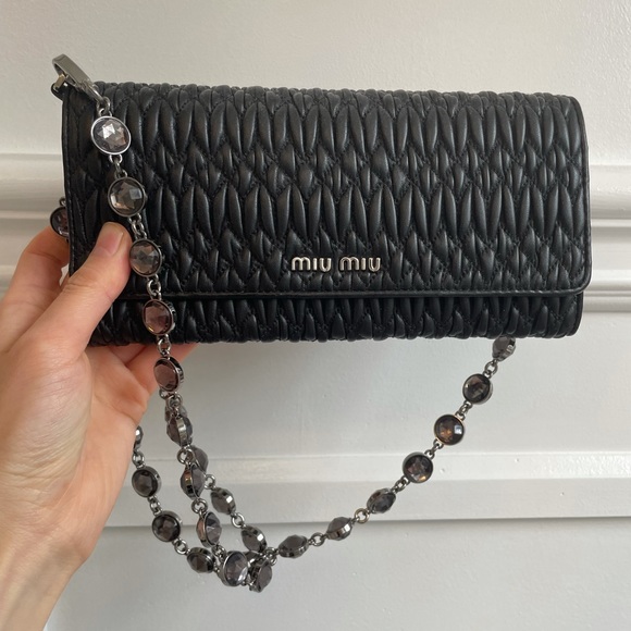 ❌sold❌ Miu Miu wallet on chain - Picture 1 of 6